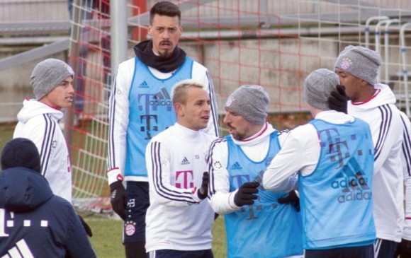 James Rodríguez tuvo un roce con Sebastian Rudy, en medio del entrenamiento del Bayern Múnich. FOTO TOMADA DE TWITTER @iMiaSanMia