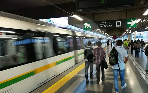 Así se ve en la mañana de este miércoles la estación Poblado del metro de Medellín. FOTO MANUEL SALDARRIAGA