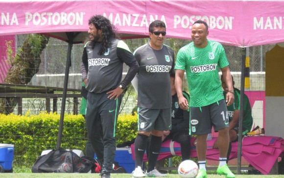 José René Higuita, Fabio Calle y Camilo Zúñiga, durante el entrenamiento de Nacional en Guarne. Algunos tienen la suerte de ser recibidos y vuelven a brillar. FOTO cortesía A. Nacional