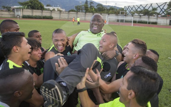 Nixon Perea, uno de los grandes zagueros verdes en los 90, busca su segundo título con el equipo sub-20 de Nacional, en la final ante Cúcuta. El primero lo logró en 2016. FOTO edwin bustamante