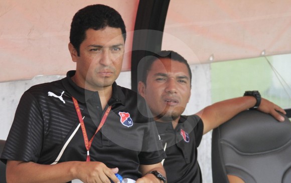 Óscar Pérez, junto a Ricardo Calle, cuando ofició como entrenador del rojo en 2013 FOTO robinson sáenz