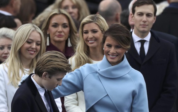 Melania Trump y sus hijos. FOTO REUTERS