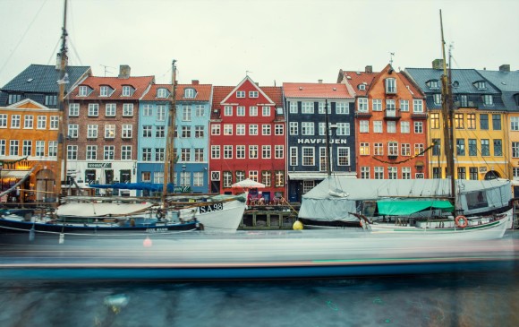 Copenhague fue una de las primeras ciudades del mundo en peatonalizar el centro. 