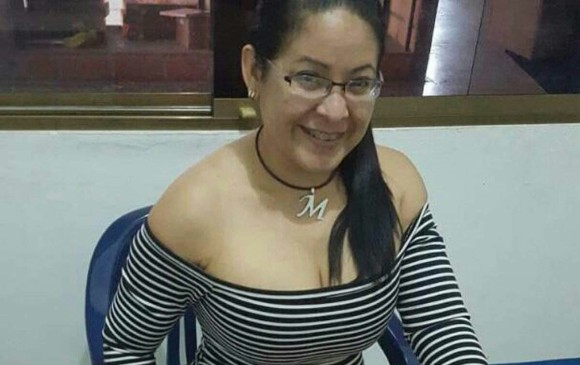 Esta es una de las tantas fotos de la supuesta profesora que circulan en redes. EL COLOMBIANO no pudo confirmar su identidad, pero sí que no existen denuncias similares en Medellín. 