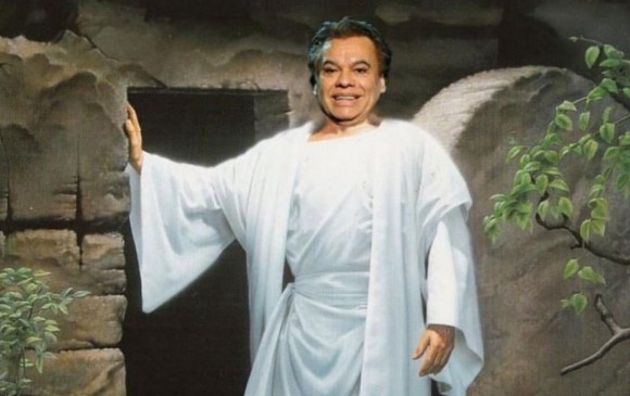 Los memes con la supuesta resurrección de Juan Gabriel fueron tendencia en redes sociales. FOTO TOMADA DE TWITTER