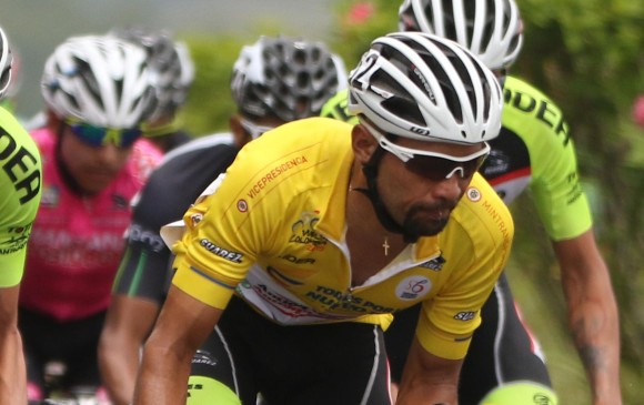 Día de descanso ayer para la caravana de la Vuelta y hoy los ciclistas comienzan la segunda parte, la más dura, con un líder sólido, Mauricio Ortega, quien lleva tres etapas con la camiseta amarilla.