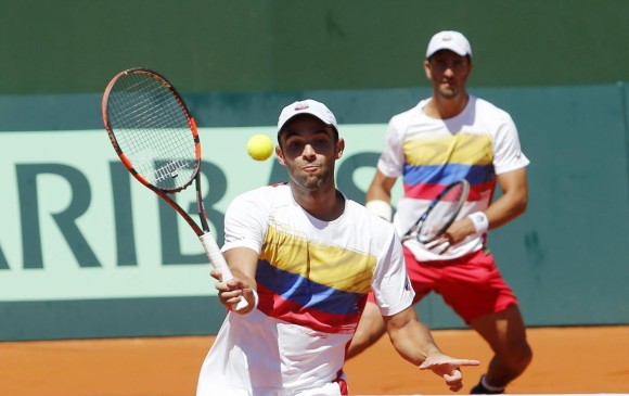 Juan Sebastián Cabal (adelante) se ubica esta semana en el puesto 27 del ranquin mundial de dobles; Farah, 30. FOTO REUTERS