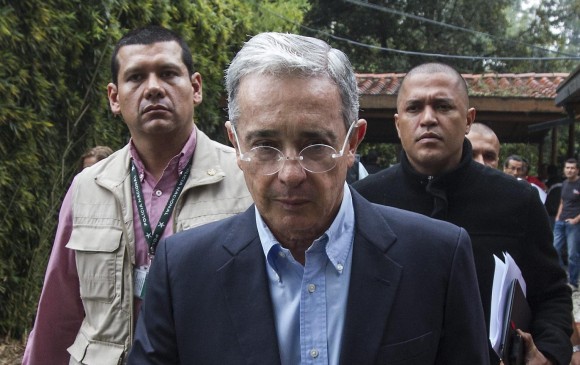 Uribe dice que las Farc se convertirán en un “paraestado”