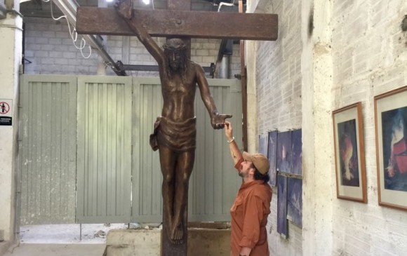 El Cristo de la Esperanza que entregarán la Gobernación de Antioquia y la Alcaldía de Medellín al Papa. La obra es del escultor Cristóbal Gaviria Mejía.