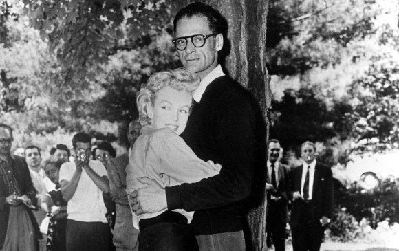 Marilyn Monroe y Arthur Miller en 1956. FOTO AP