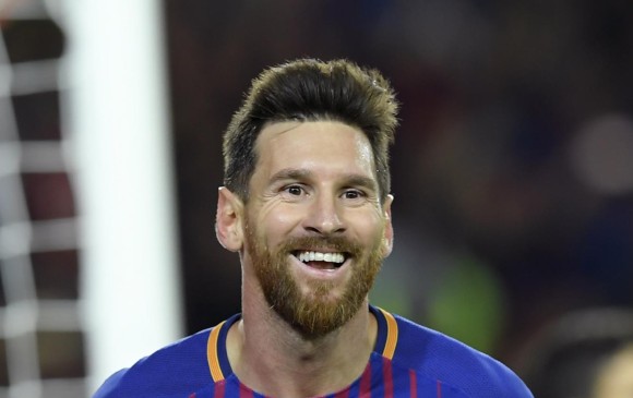 Lionel Messi 30 añosMéritos: campeón de la Supercopa y la Copa del Rey con el Barcelona en España. Declarado mejor creativo del mundo por la Federación Internacional de Historia y Estadística.
