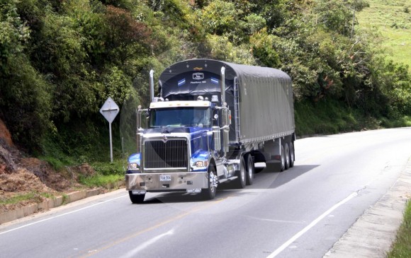 En Colombia hay 268.414 camiones y 55.894 tractomulas, según el Ministerio de Transporte. FOTO Jaime Pérez