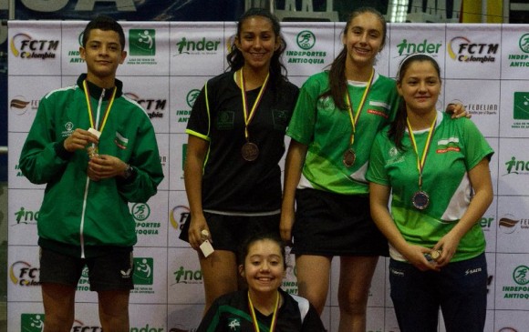 Las damas barrieron en la categoría sub-15, al apropiarse de todo el podio. En masculino, un bronce. FOTO cortesia Liga antioqueña