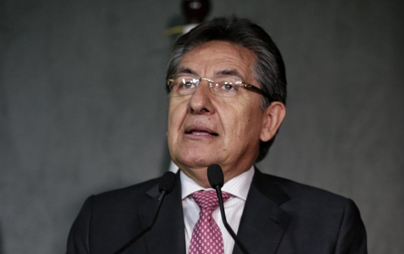 Néstor Humberto Martínez, fiscal general de la nación, durante la rueda de prensa sobre los bienes de las Farc. FOTO colprensa