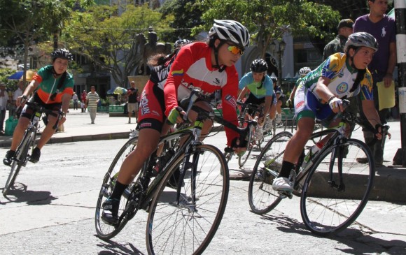 Camila Atahualpa fue una de las figuras del ciclismo, al ganar dos oros, lo mismo que Valeria López. FOTo cortesía rodrigo mora