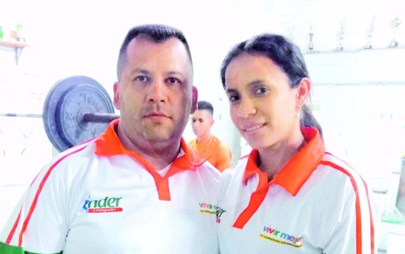 Nicolás Parra y Sandra López, esposos y entrenadores de pesas en Envigado. Capacitados y con experiencia. FOTO WILSON DÍAZ S.