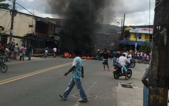 En la cabecera de Tarazá se registraron disturbios en protesta contra los operativos. FOTO cortesía conalminercol