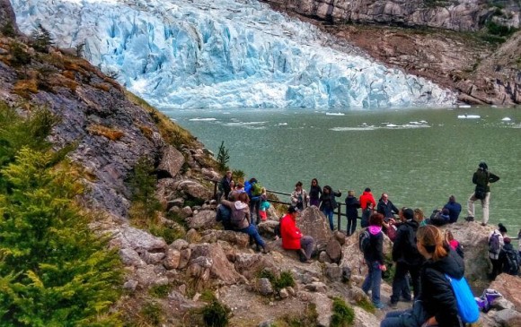 El glaciar Serrano muestra una de las fábricas de agua más grandes del mundo que está amenazada. FOTOS Gustavo Gallo y Juan erices