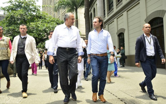 El vicepresidente Óscar Naranjo y el alcalde Federico Gutiérrez se comprometieron a profundizar la cooperación entre las dos instituciones que dirigen. FOTO cortesía alcaldía de medellín