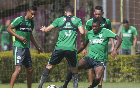 Los jugadores verdes esperan pasar el trago amargo de la Copa Libertadores y degustar triunfo clásico. FOTO manuel saldarriaga