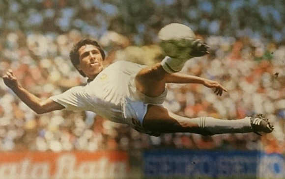 El gol de Manuel Negrete en la Copa Mundo de México 1986 fue elegido por la afición como el mejor gol de los mundiales. FOTO TOMADA DE TWITTER @manuelnegrete22