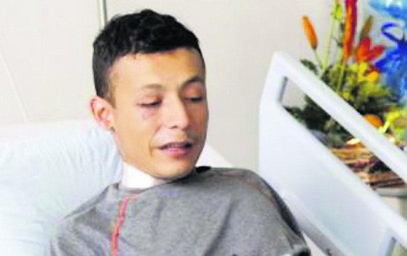 El cabo Ávila se recupera en un hospital de Bucaramanga a donde fue llevado después de su accidente con la mina. FOTO colprensa