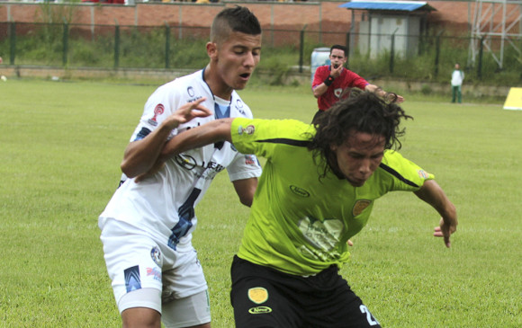 Diego Sánchez (verde), jugador de Leones. FOTO colprensa