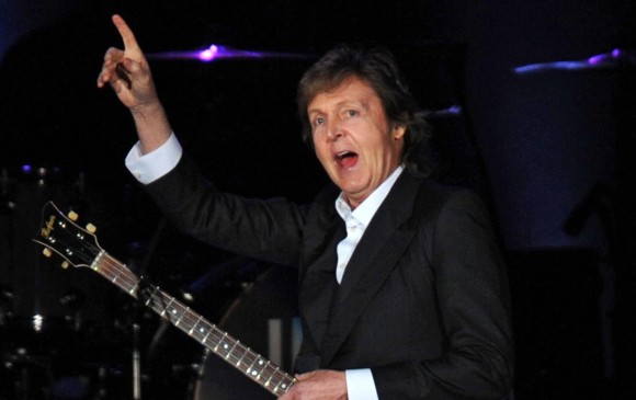 Paul McCartney sigue vigente en vivo a sus 72 años. FOTO archivo AFP