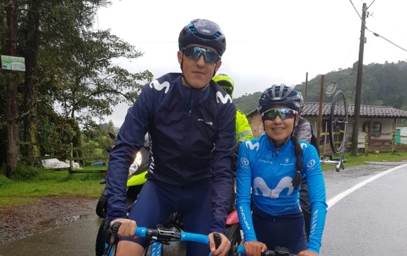 Ni la lluvia frenó el entreno de Froome