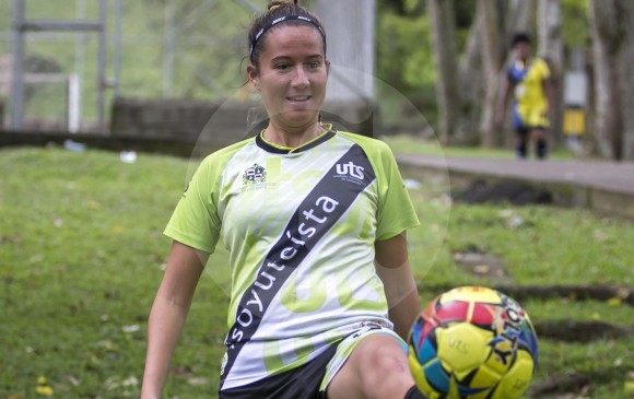 Angélica se describe como una futbolista polifuncional pues juega de lateral, volante y delantera. FOTO Juan Antonio Sánchez