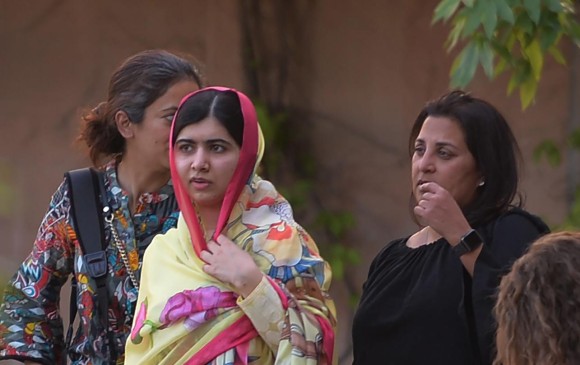 Malala a su regreso a Pakistán. FOTO AFP