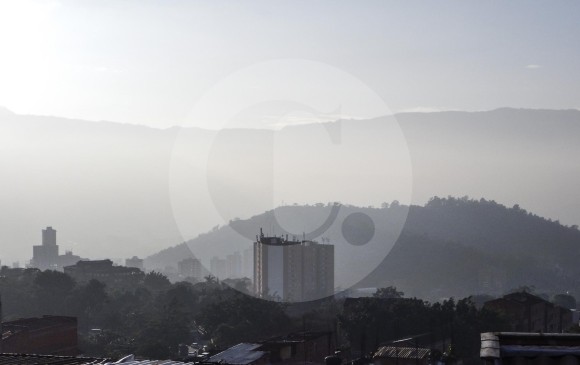 Panorámica de la contaminación en Medellín. FOTO EDWIN BUSTAMANTE