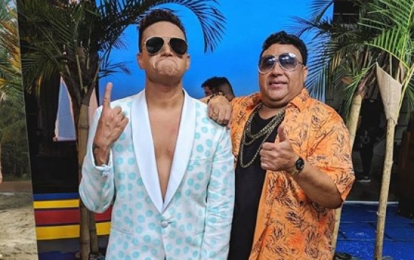 Silvestre Dangond y Robinson Damián en el set de grabación del video musical de la nueva versión de Santo Cachón. Foto: Tomada de Instagram (@silvestredangond)