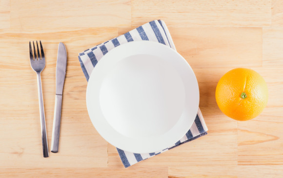Dejar de consumir alimentos lleva a que el cuerpo deje de recibir la energía necesaria. Foto: Shutterstock