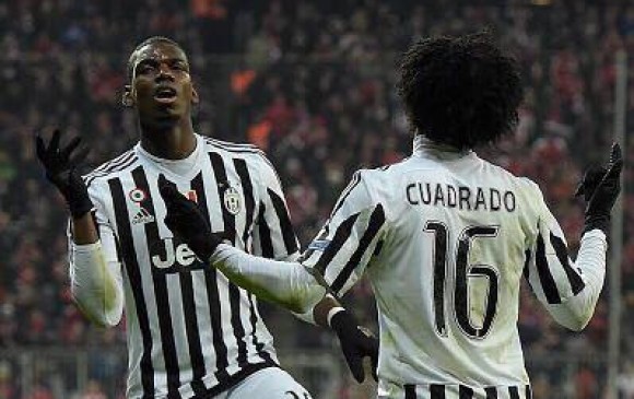 Cuadrado y Pogba celebrando en los octavos de final de la Champions 2015-16. FOTO tomada de facebook juan cuadrado