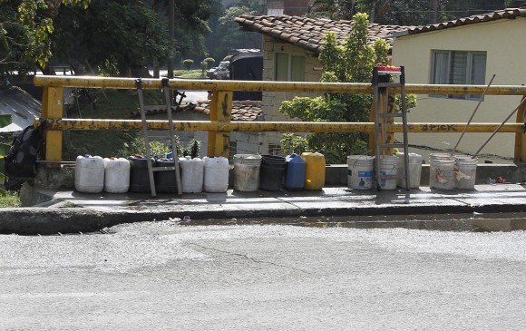la Quebrada La Picacha, cerca al estacionamiento de buses, se convirtió en el lugar de depósito de todo tipo de residuos.