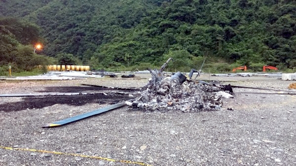 La aeronave quedó completamente destruida. FOTO EJÉRCITO