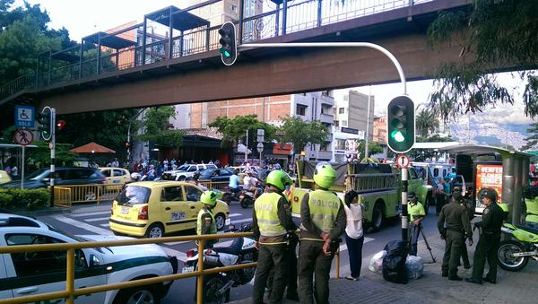 La explosión fue en la calle 33 con carrera 65, barrio Conquistadores. FOTO cortesía Teleantioquia noticias