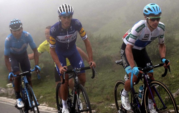 Los boyacenses López y Quintana han mostrado un gran nivel en la Vuelta. En la semana final buscan dar golpe contundente. FOTO EFE