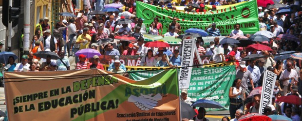 Normalidad en marchas de Medellín en jornada del paro nacional | Esteban Vanegas | Las dos marchas programadas para la mañana de este viernes finalizaron en La Alpujarra.