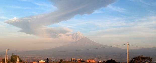 El volcán mexicano de Popocatépetl emitió gigantesca columna de ceniza | AP