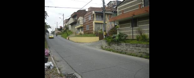 Dolor por muerte de niña en ataque armado | Cortesía | En esta vía, carrera 72C con calle 81, noroccidente de Medellín, se produjo el ataque contra el transportador y su hija.