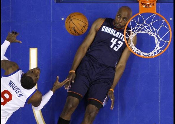 AP - Partido de baloncesto de la NBA entre los Philadelphia 76ers y Charlotte Bobcats.