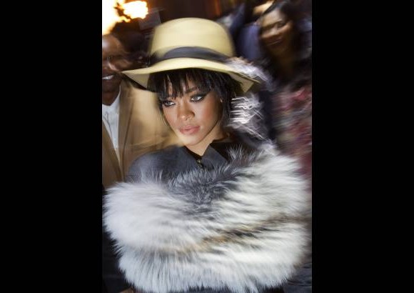AP - La cantante Rihanna llega al desfile de Lanvin en Par&#237;s.