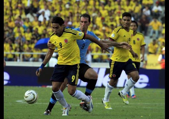 Reuters - &quot;Hicimos un excelente partido, controlamos el ritmo y encontramos el espacio para anotar. El gol a los dos minutos le dio una fuerza an&#237;mica grande y Colombia siempre atacamos&quot;, declar&#243; el Tigre Falcao.