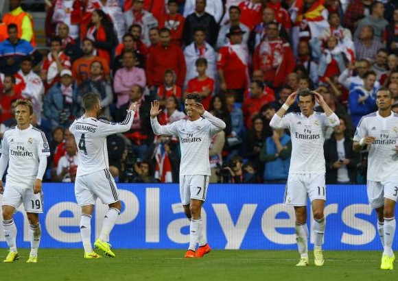 FOTO AP - James puso el primer pase para que Gareth Bale se la sirviera al astro portugu&#233;s.
