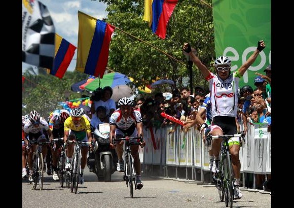 R&#243;binson S&#225;enz - El ciclista Jaime Casta&#241;eda, del equipo Une-EPM, gan&#243; este lunes la segunda etapa de la Vuelta a Colombia 60 a&#241;os-Gobernaci&#243;n de Antioquia.