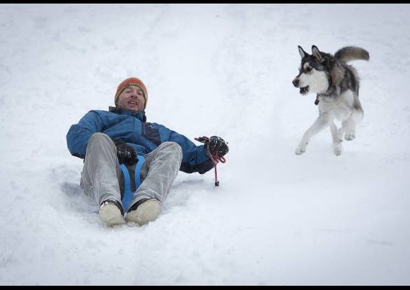 Reuters - Jugar con la nieve en el Central Park en Nueva York, uno de los planes de estos d&#237;as de invierno.