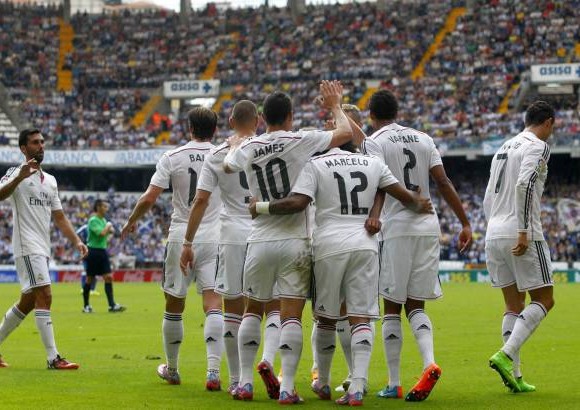 FOTO REUTERS - James marc&#243; el segundo gol en la hist&#243;rica goleada del Real Madrid al D&#233;por 8-2 y el tercero en su cuenta personal con el equipo merengue.