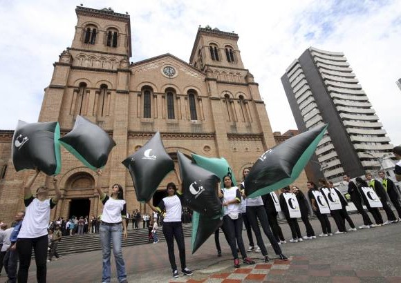 Manuel Saldarriaga - Globos y pancartas por el festejo de los 100 a&#241;os de EL COLOMBIANO adornaron las calles de Medell&#237;n.